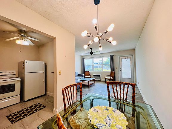2nd image of 271 Camden L