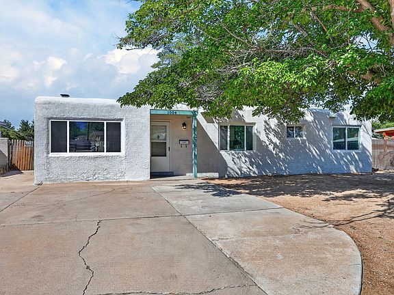 2nd image of 1004 Wade Cir NE