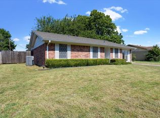212 Texas St, Trenton, TX 75490