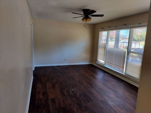 4038 Village Dr