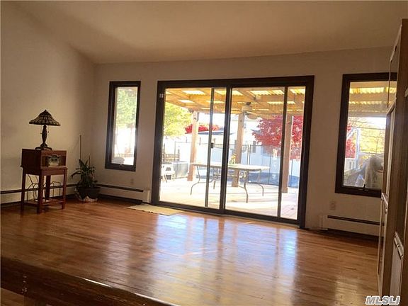 5th image of 40 Magellan Ave