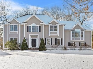 101 Sherwood Dr, North Andover, MA 01845