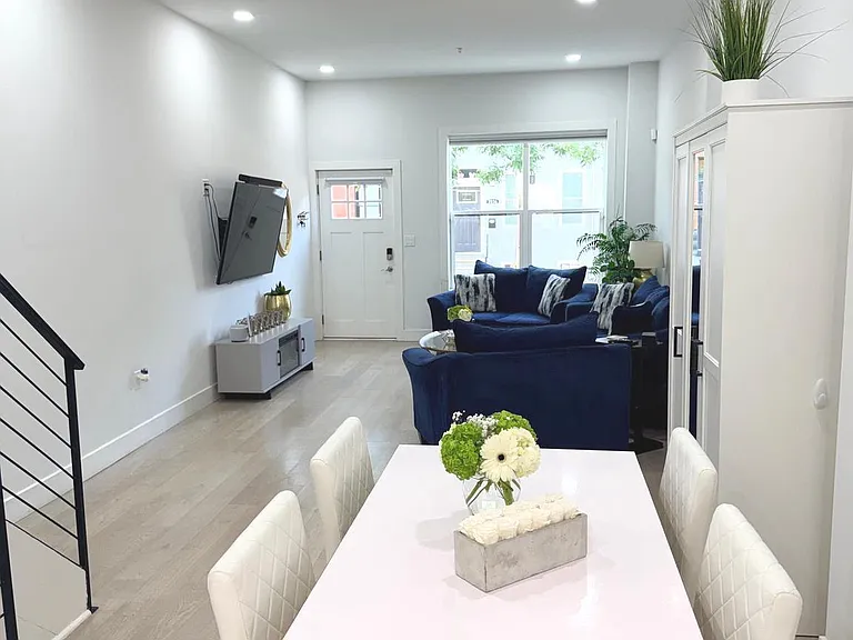 2239 Tasker St — Photo 6