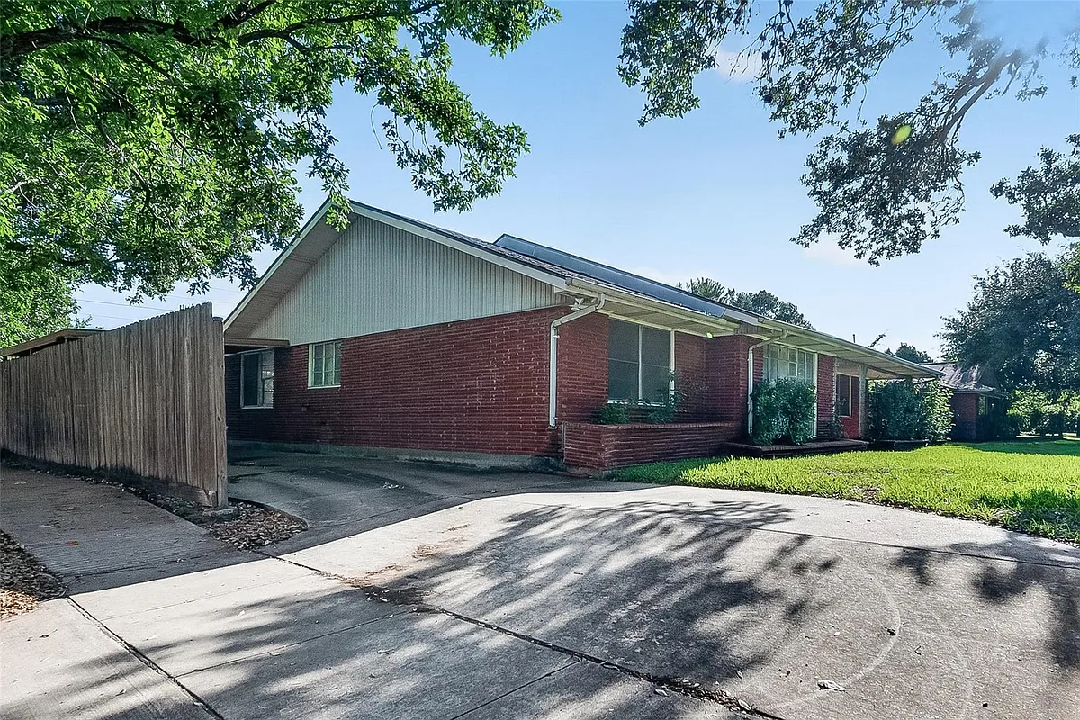 Building Photo - 2526 Gramercy St