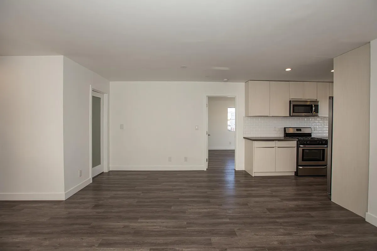 Building Photo - 826 Wilcox Ave #A106