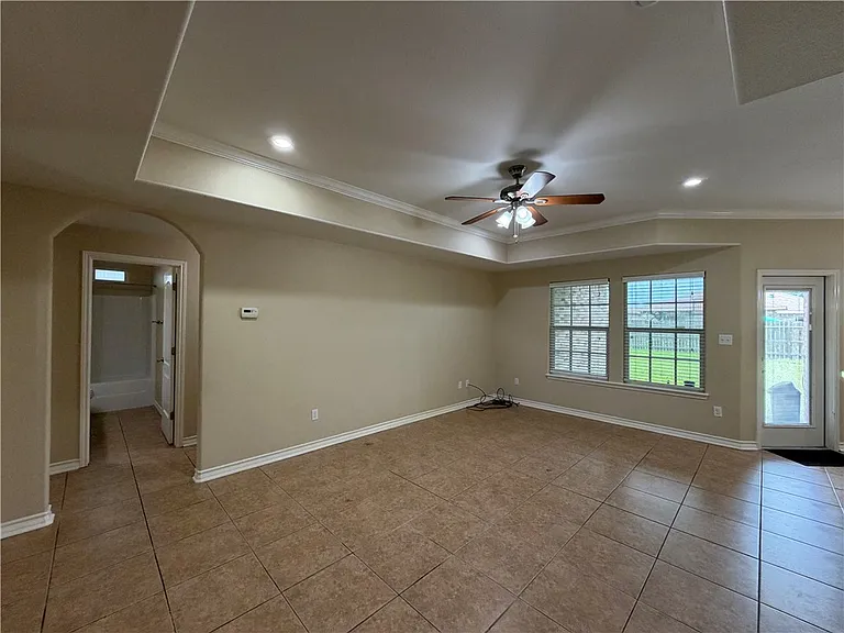 6905 Aaron Dr — Photo 8