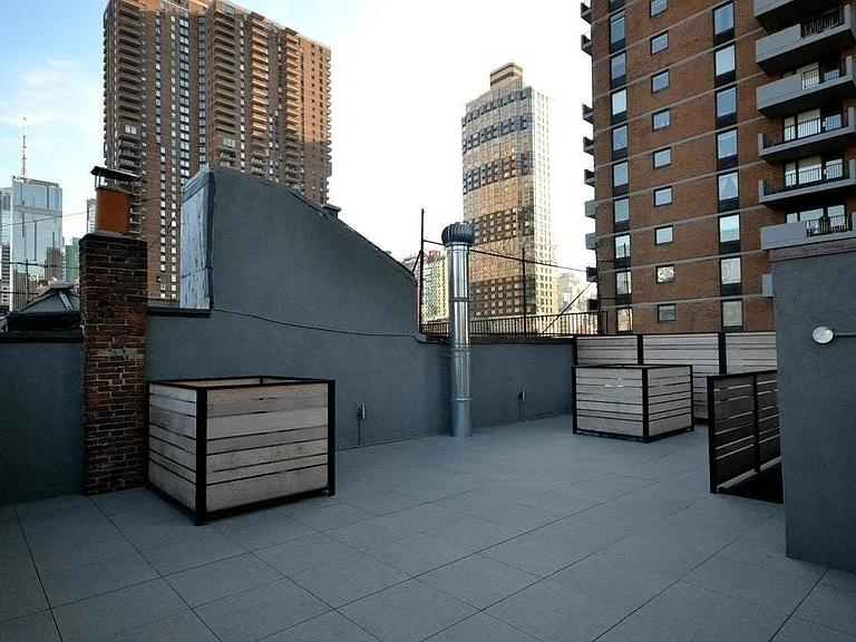 459 W 43rd St #1B — Photo 7