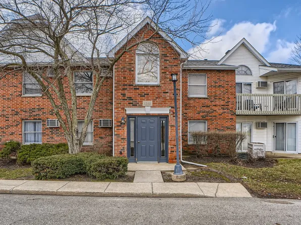 1341 Cunat Ct APT 2A, Lake In The Hills, IL 60156