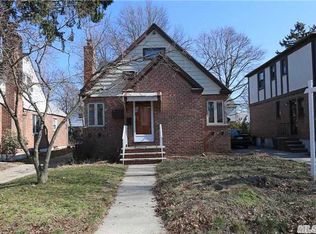 7537 177th St, Fresh Meadows, NY 11366