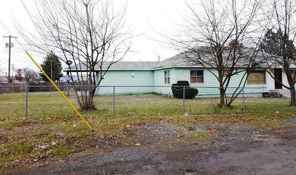 2nd image of 1607 E Rosewood Ave