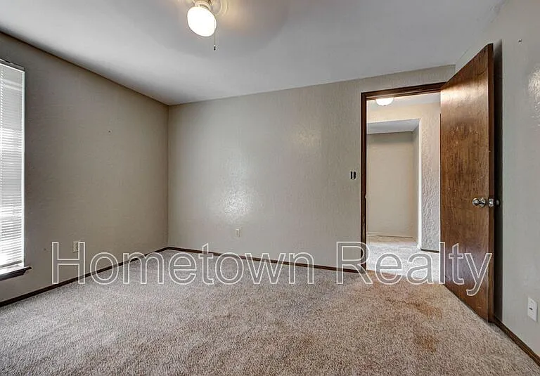 7301 Edenborough Dr — Photo 35