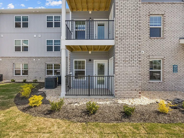 Harbor Village Apartments — Photo 55