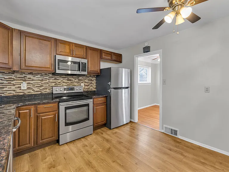 26800 Van Buren Rd — Photo 14