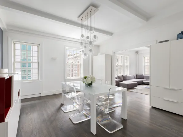 863 Park Avenue image 3 of 14