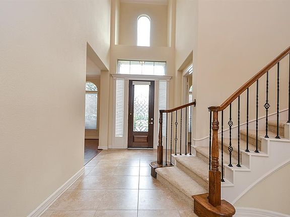 5th image of 4530 Estella Ct