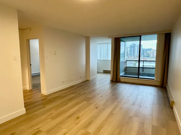9521 Cardston Ct #1105, Burnaby, BC V3N 4R8
