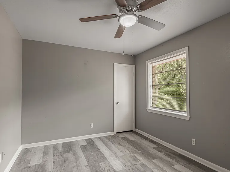 818 University Ave — Photo 16