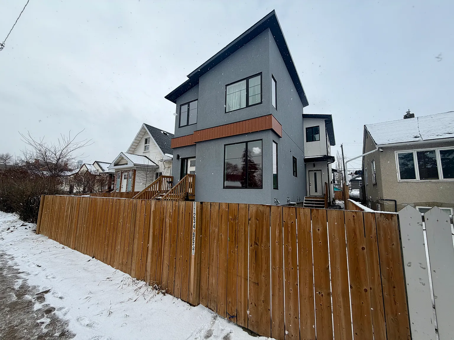 Alberta Ave 3 Bed 2.5 Bath Main For Rent Edmonton — Photo 2