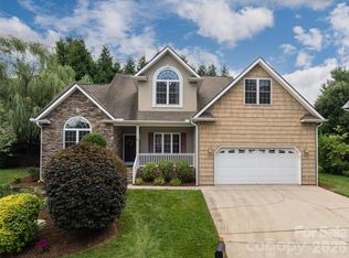 25 Driftstone Cir, Arden, NC 28704