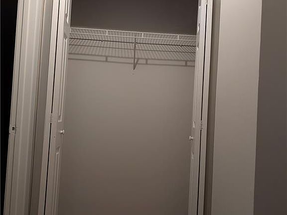 5th image of 5582 Estates Ct
