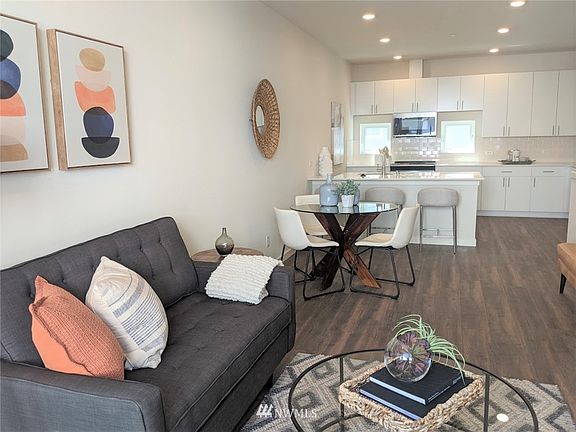 4th image of 7144 A Beacon Avenue S #27