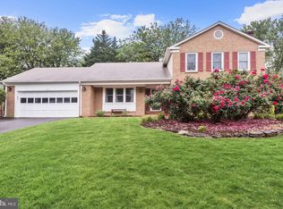 1728 Larkmeade Dr, Vienna, VA 22182