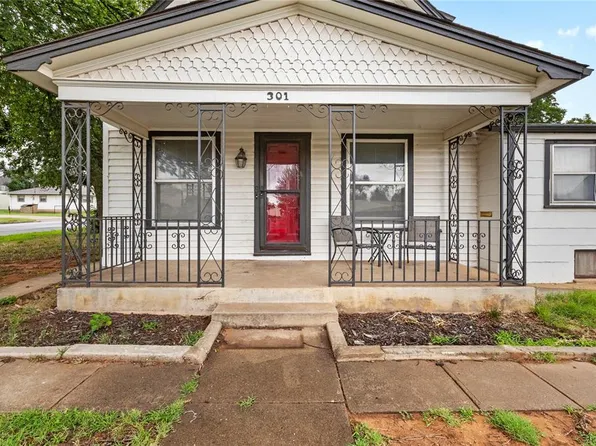301 E Arapaho Ave, Weatherford, OK 73096
