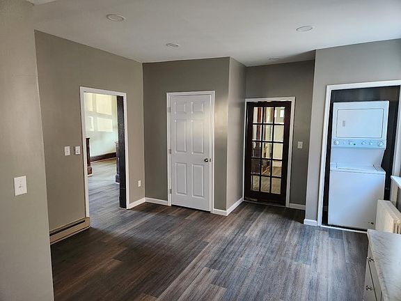 Kitchen with washer/dryer