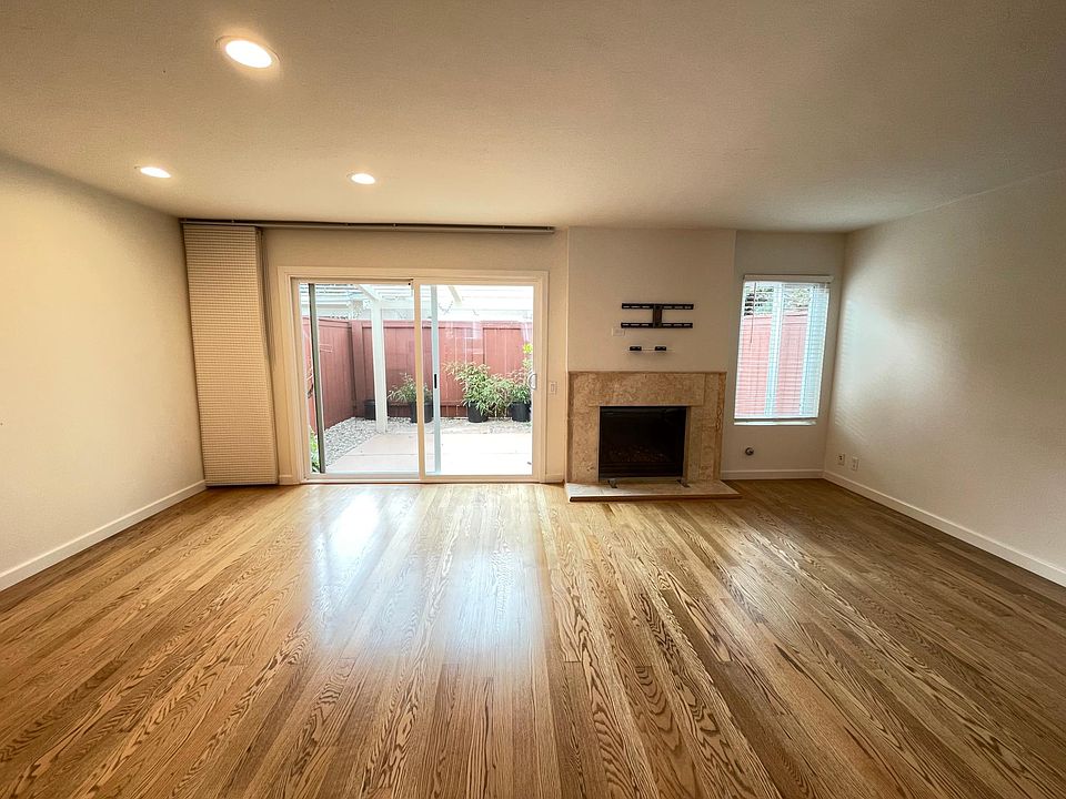 1st image of 3000 Caminito Carmel Lndg