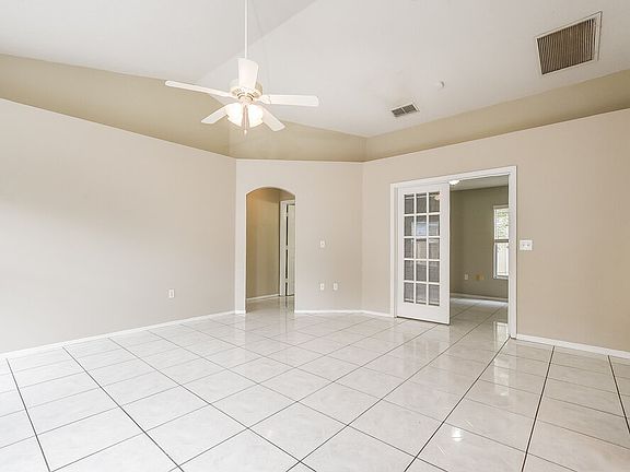 4th image of 467 Briar Bay Cir