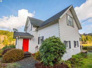 95680 Templeton Ln, North Bend, OR 97459