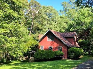 2314 10th Avenue Ct NE, Hickory, NC 28601