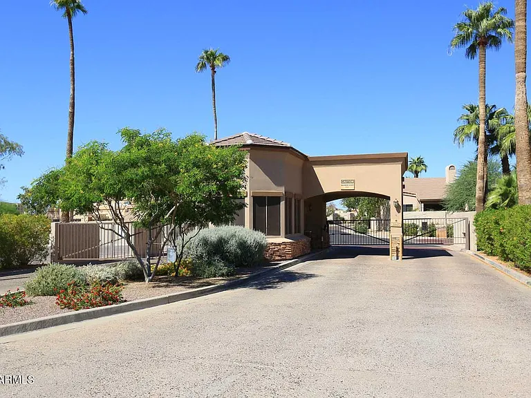8100 E Camelback Rd #39 — Photo 43