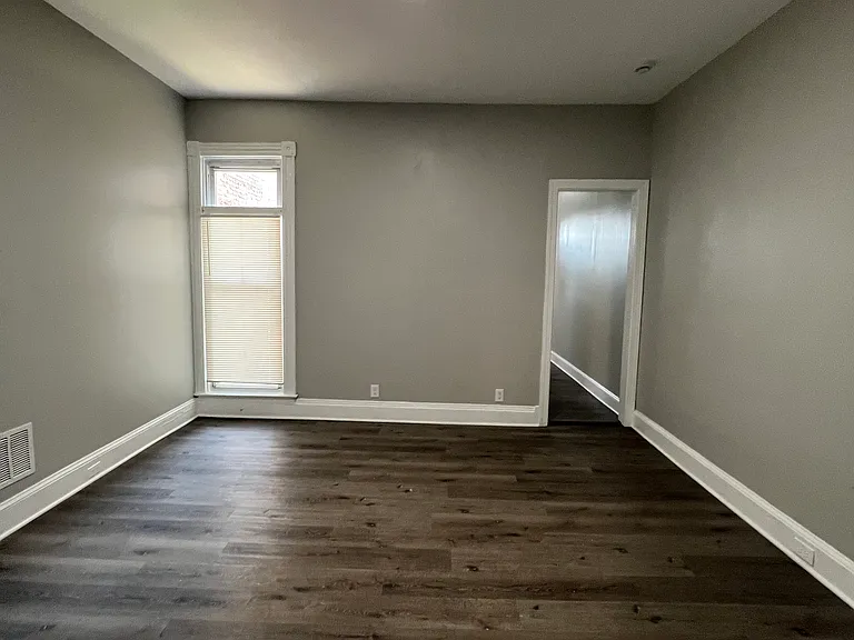 2109 Homewood Ave — Photo 4