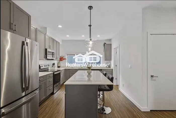 1930 NE 7th Ct — Photo 6