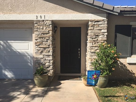 2nd image of 301 Cahuilla Dr