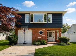 28 Malone Ave, Staten Island, NY 10306