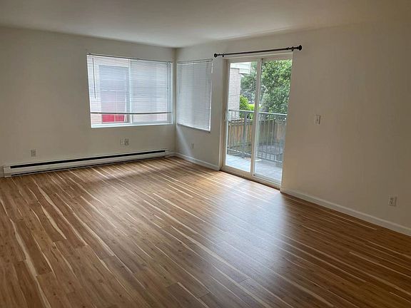 5th image of 11556 Greenwood Ave N APT 105
