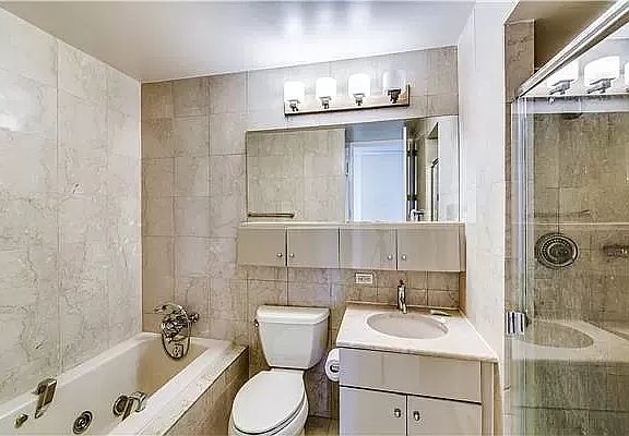 4th image of 160 W 66th St APT 22D
