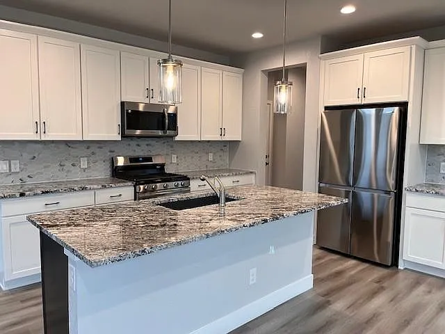 369 Fox Ln — Photo 2