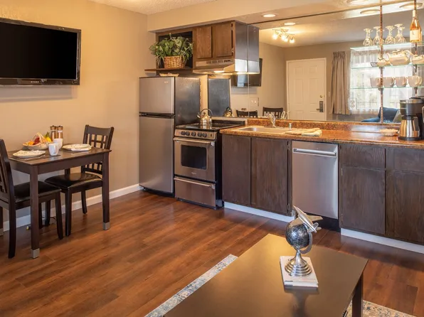 Victorian Villas Apartments