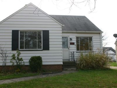 10201 Keswick Dr, Parma Heights, OH, 44130
