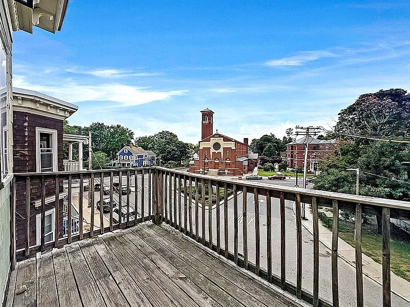 2 bed, 1.0 bath, 914 sqft, $1,764 — Photo 4