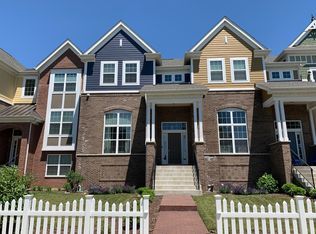 4168 Royal Mews Cir, Naperville, IL 60564