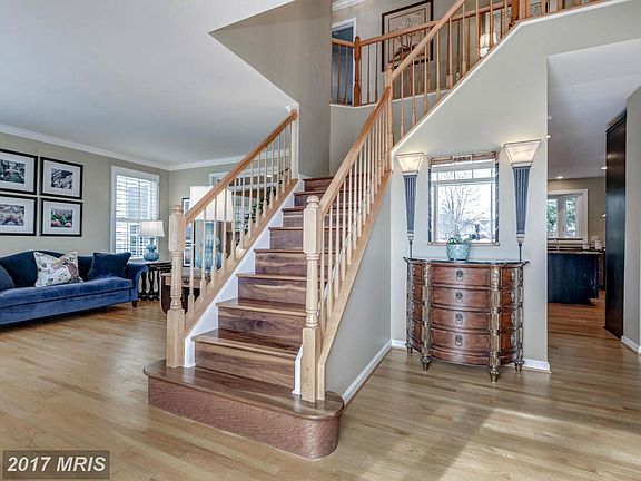 3rd image of 6750 Edge Cliff Dr