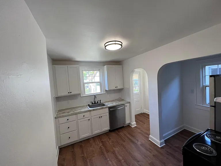 1225 S Champion Ave — Photo 9