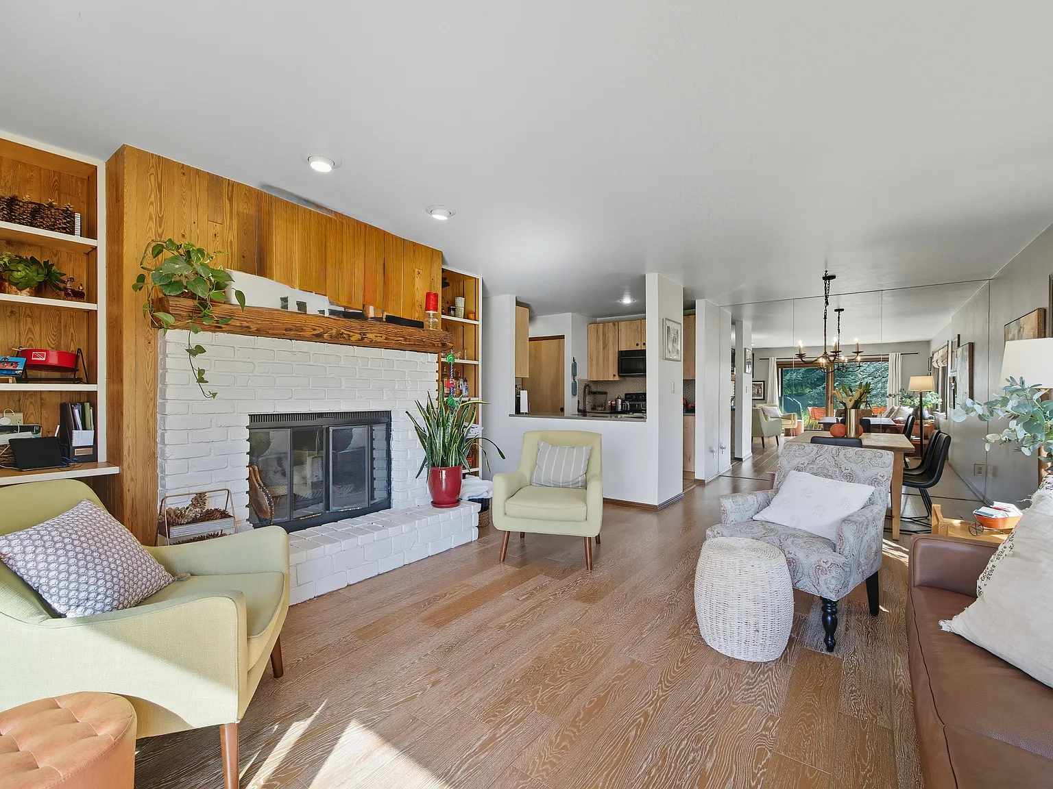 2 bed, 950 sqft, $4,500 — Photo 2