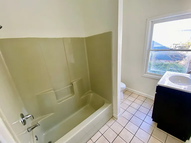1643 Monroe St — Photo 10