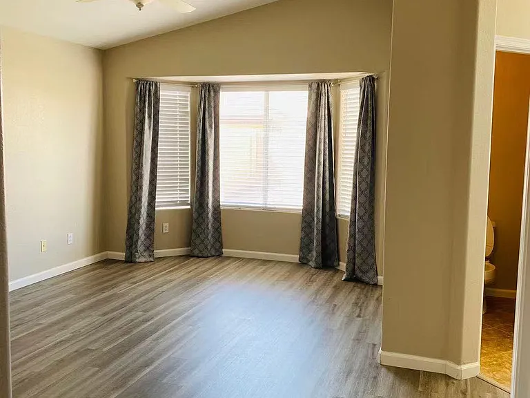 8618 W Paradise Dr — Photo 14
