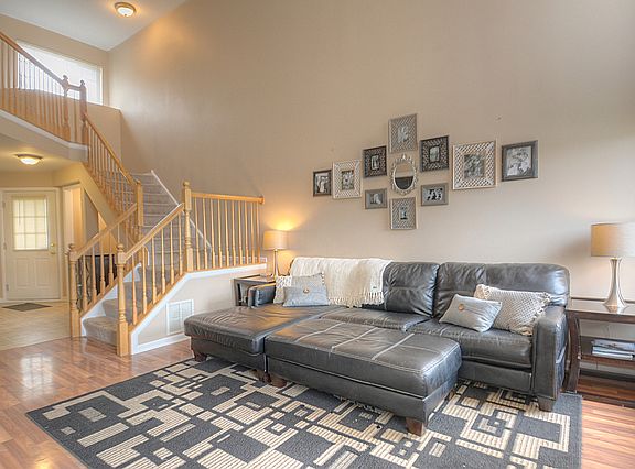 2nd image of 1124 Lillian Ln